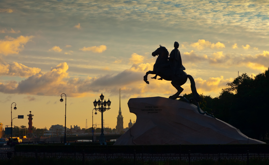 equestrian-statue-peter-great-dawn (1).jpg